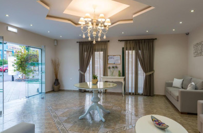 Manos Palace