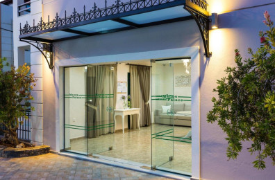 Manos Palace