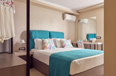 Koukounaria Hotel ' Suites
